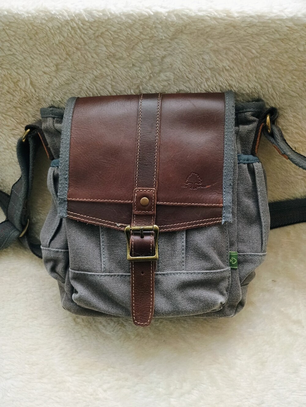 TSD Brand Turtle Ridge Canvas & Leather Crossbody Bag – Gray